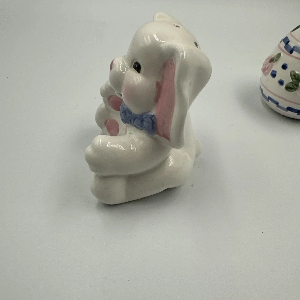 Easter Egg Bunny Rabbit Salt & Pepper Shaker Set Spring Floral Pink Blue Ceramic